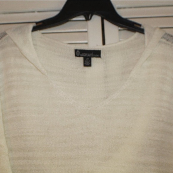 *3/$25* SIGNATURE STUDIO SOFT SHEER HOODIE - Picture 2 of 5